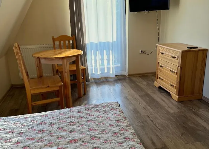 Dwuosobowe, Czteroosobowe Ii Chocholow